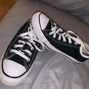 Black low top converse